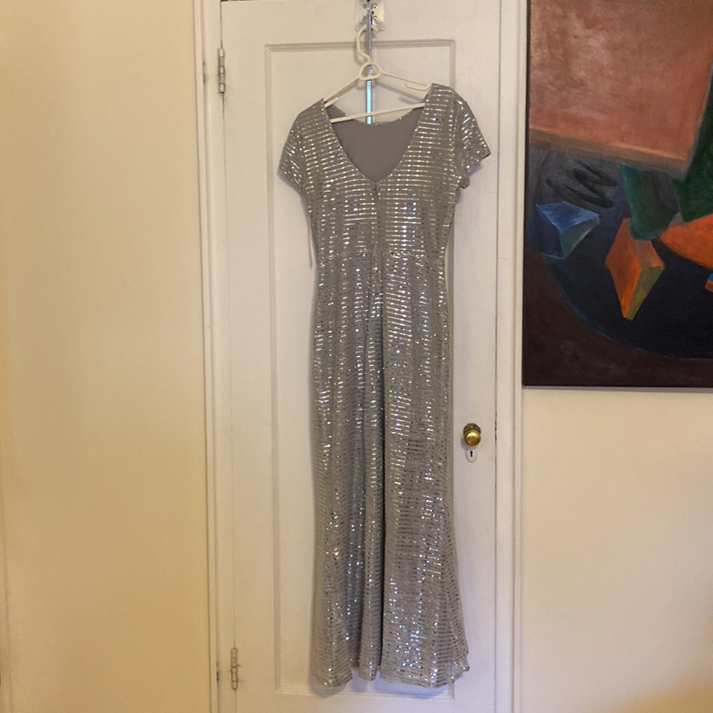 Short sleeve full length glittery gown with zipper back closure, new with tags
